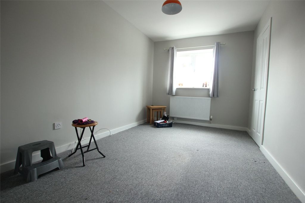 Property photo 2 of 8 Picture No. 04