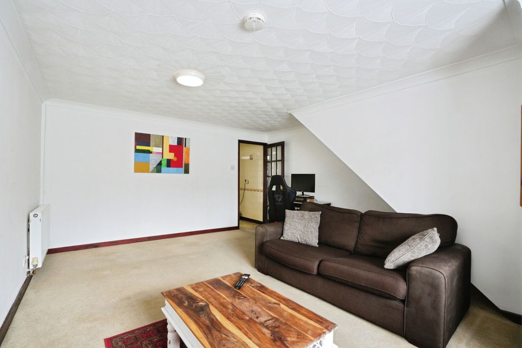 Property photo 3 of 13