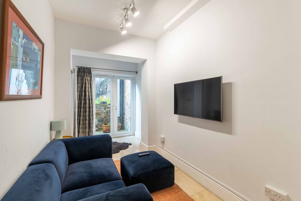 Property photo 2 of 14 Picture 2