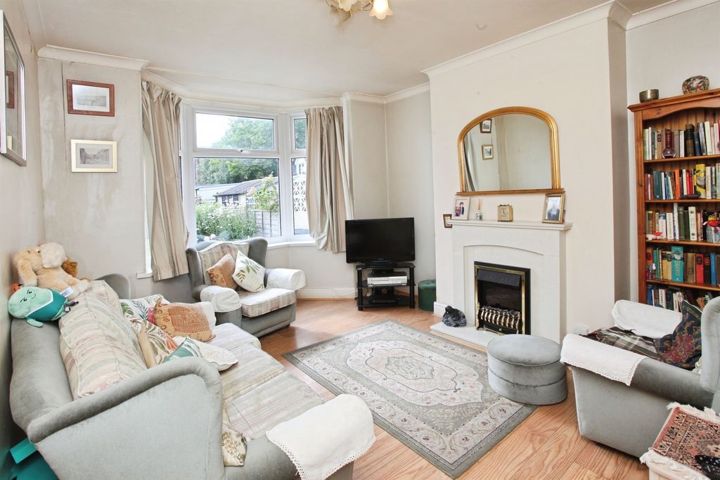 Property photo 2 of 17