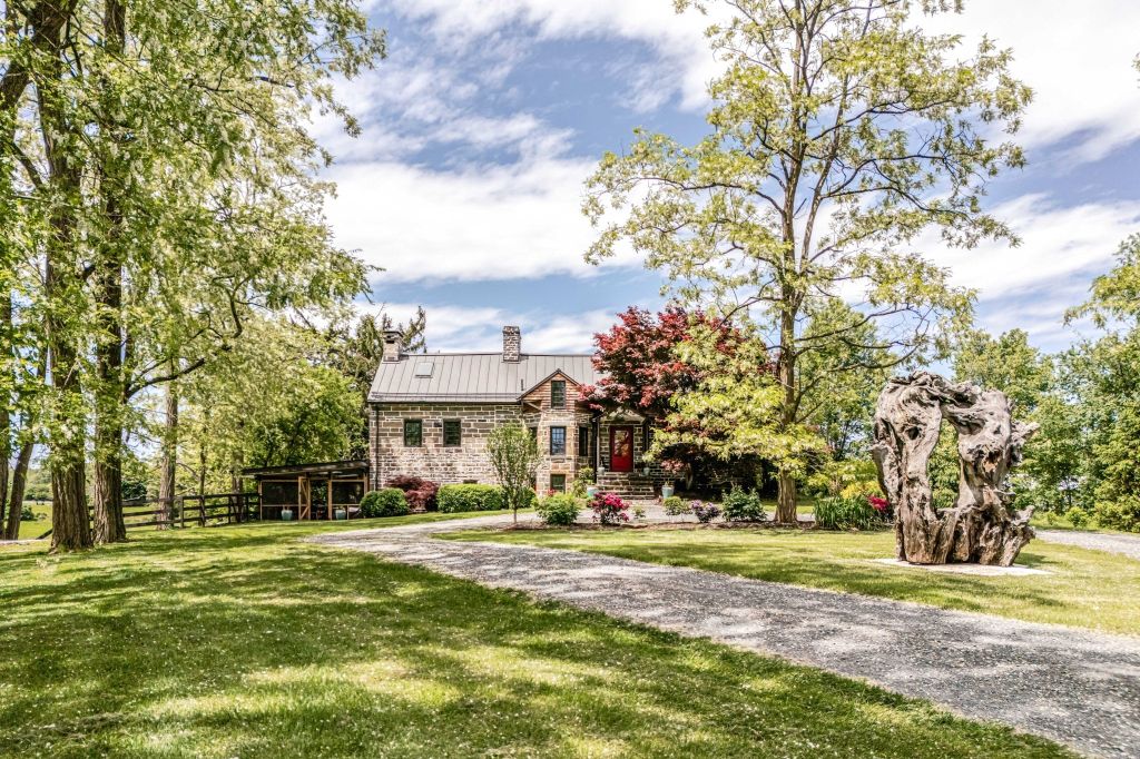 Property photo 1 of 30