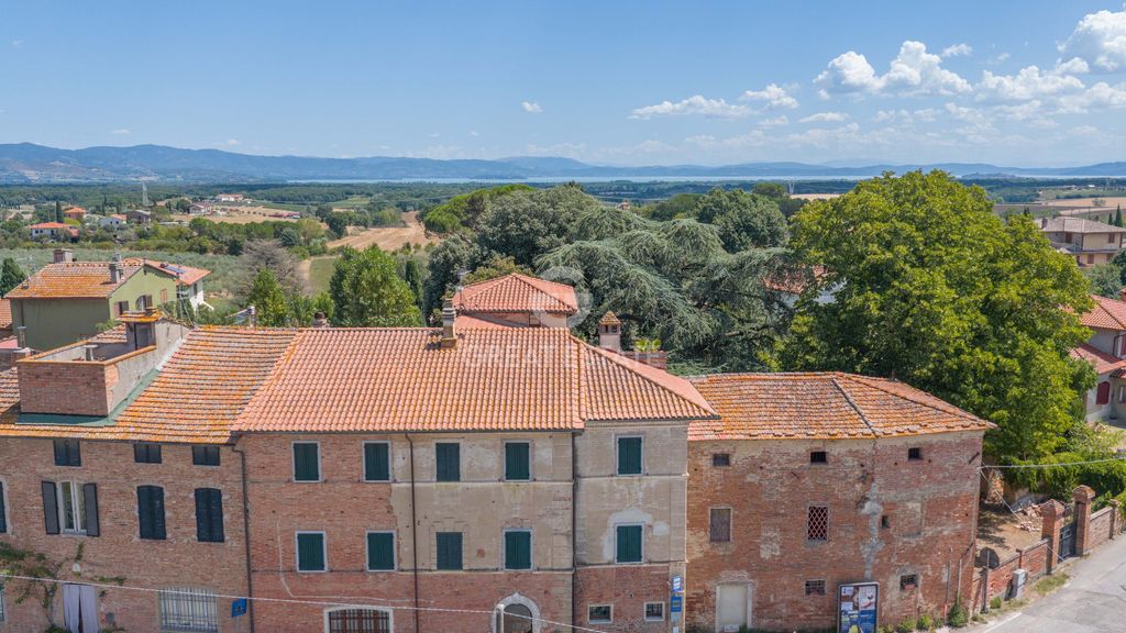 Property photo 2 of 28