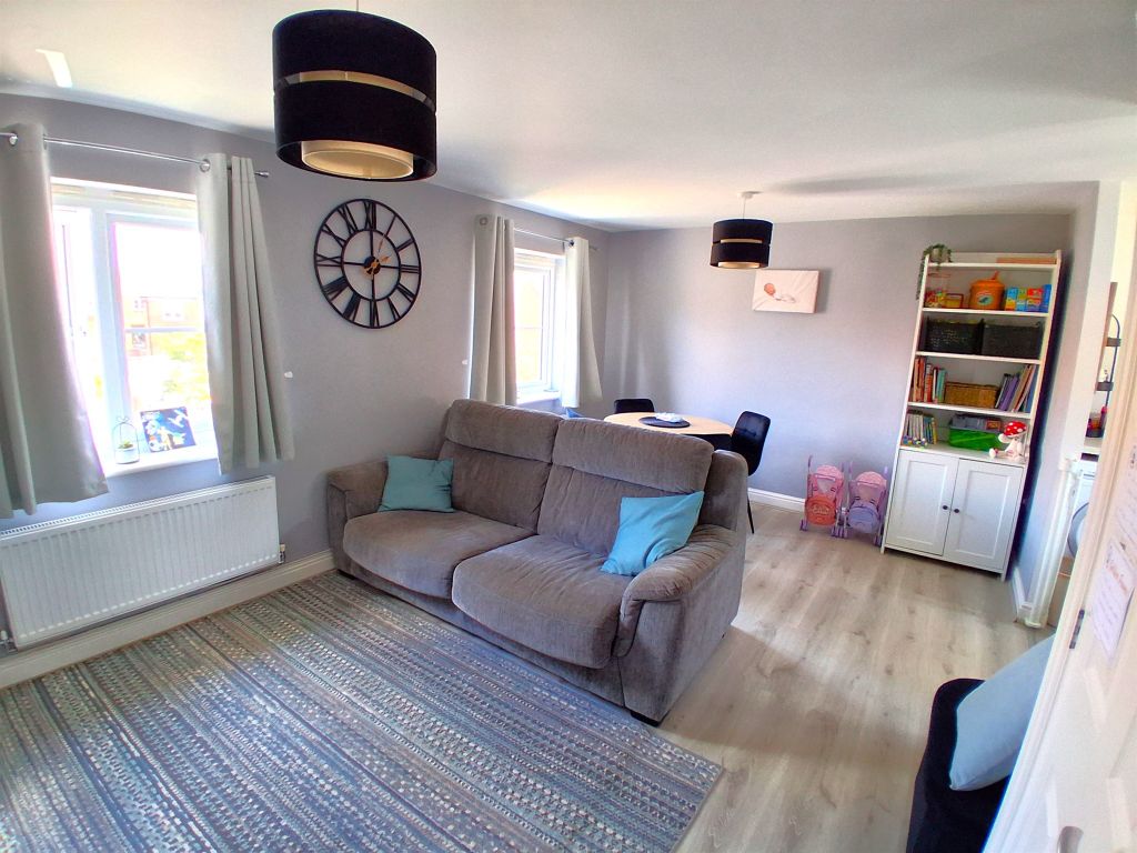 Property photo 2 of 11