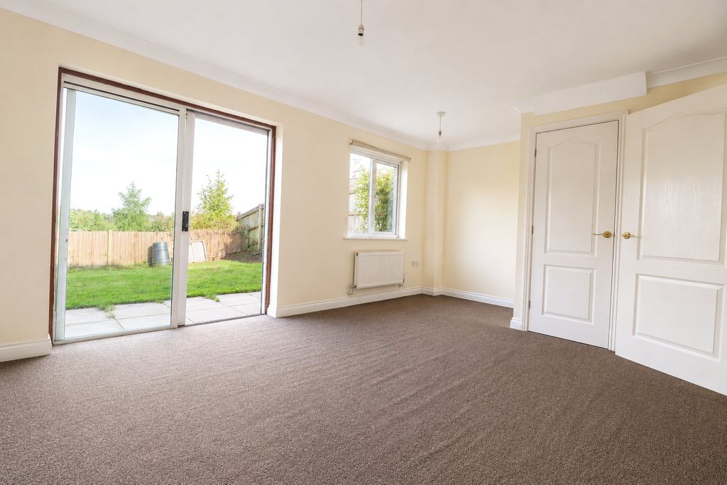 Property photo 3 of 12 3 - Picture No. 07