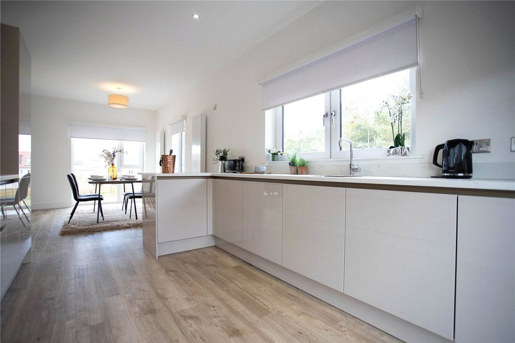 Property photo 3 of 16 Kitchen/Living