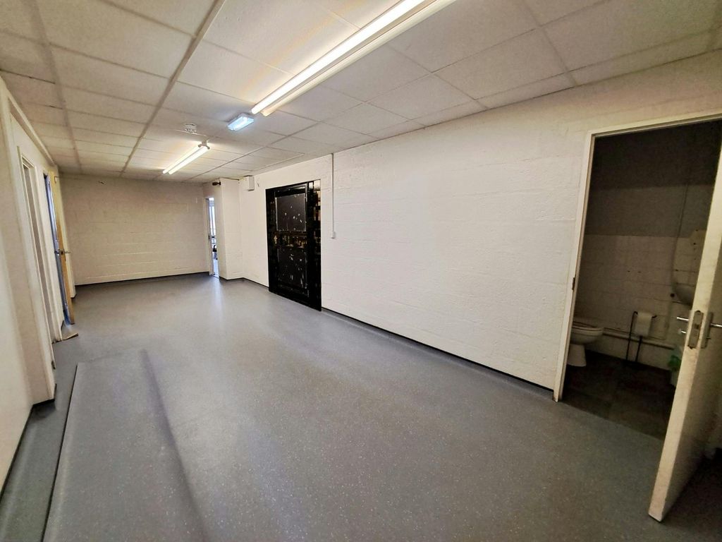 Property photo 3 of 6 A08d2A99-4B87-483d-B313-B1d7B1d3F6Dd.Jpeg