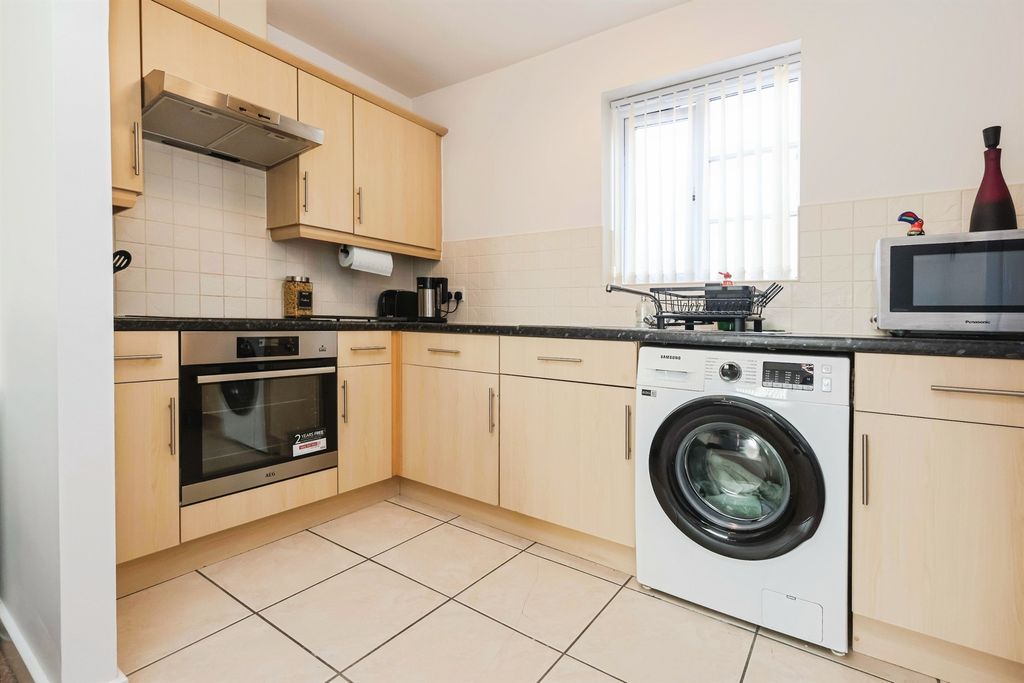 Property photo 2 of 17