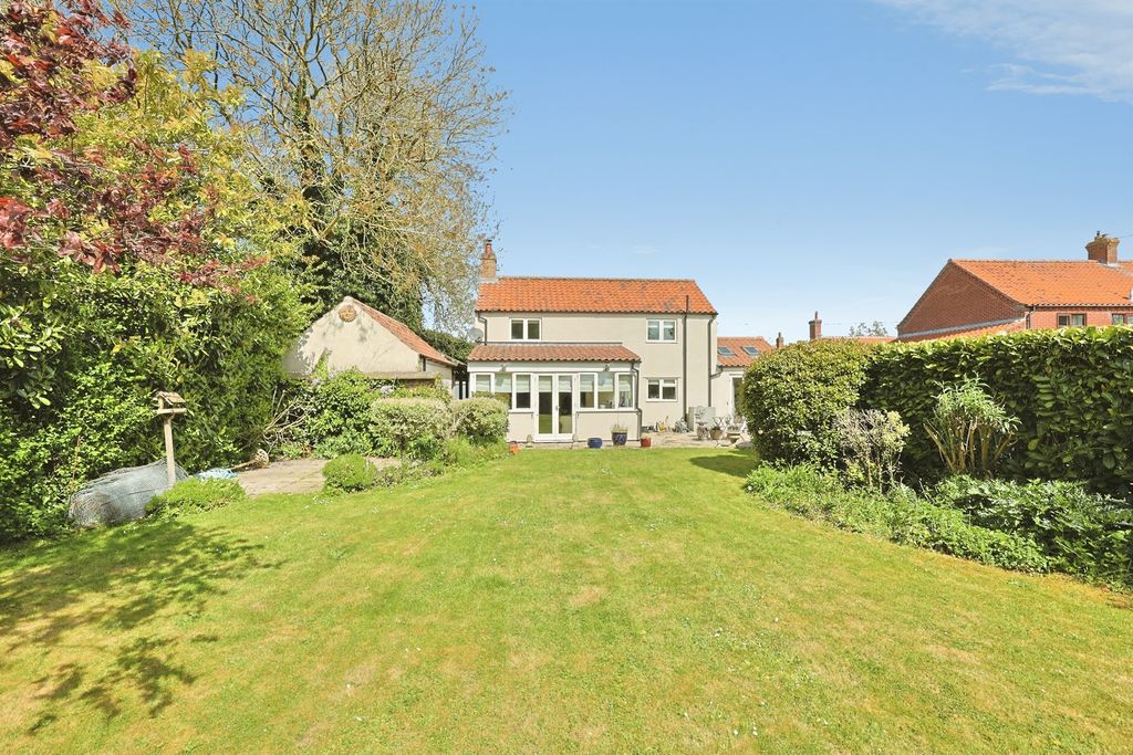 Property photo 3 of 28