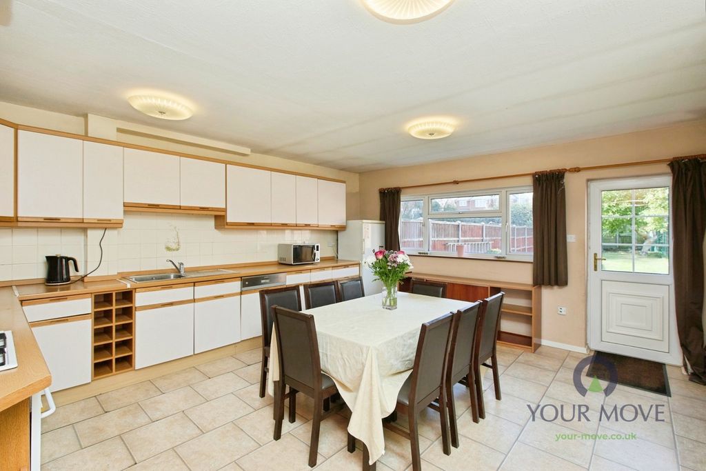 Property photo 3 of 25 Kitchen Diner