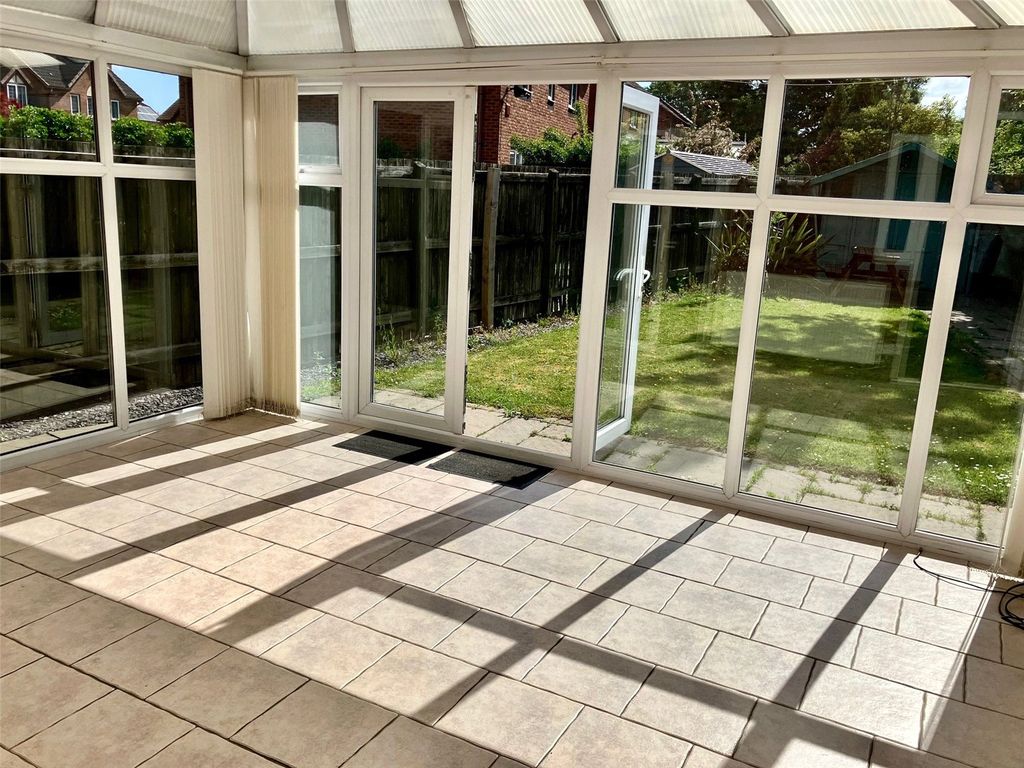 Property photo 3 of 22 Conservatory