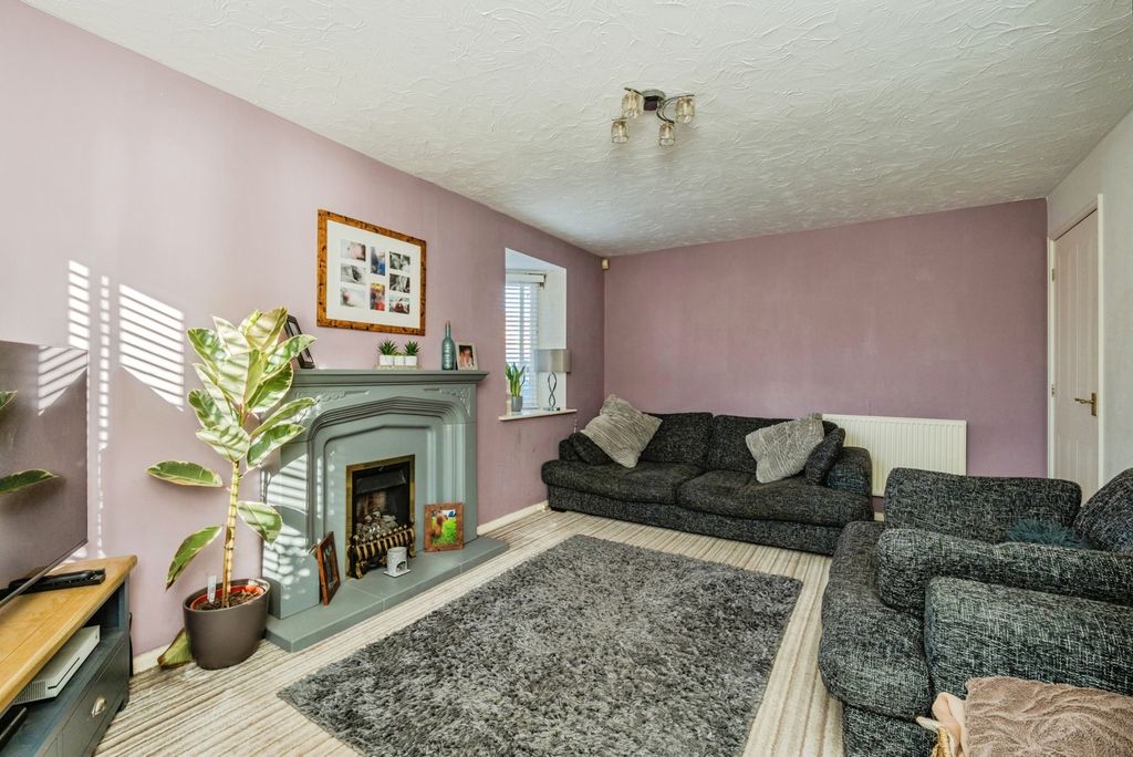 Property photo 3 of 18 Pbox-Img.Jpg