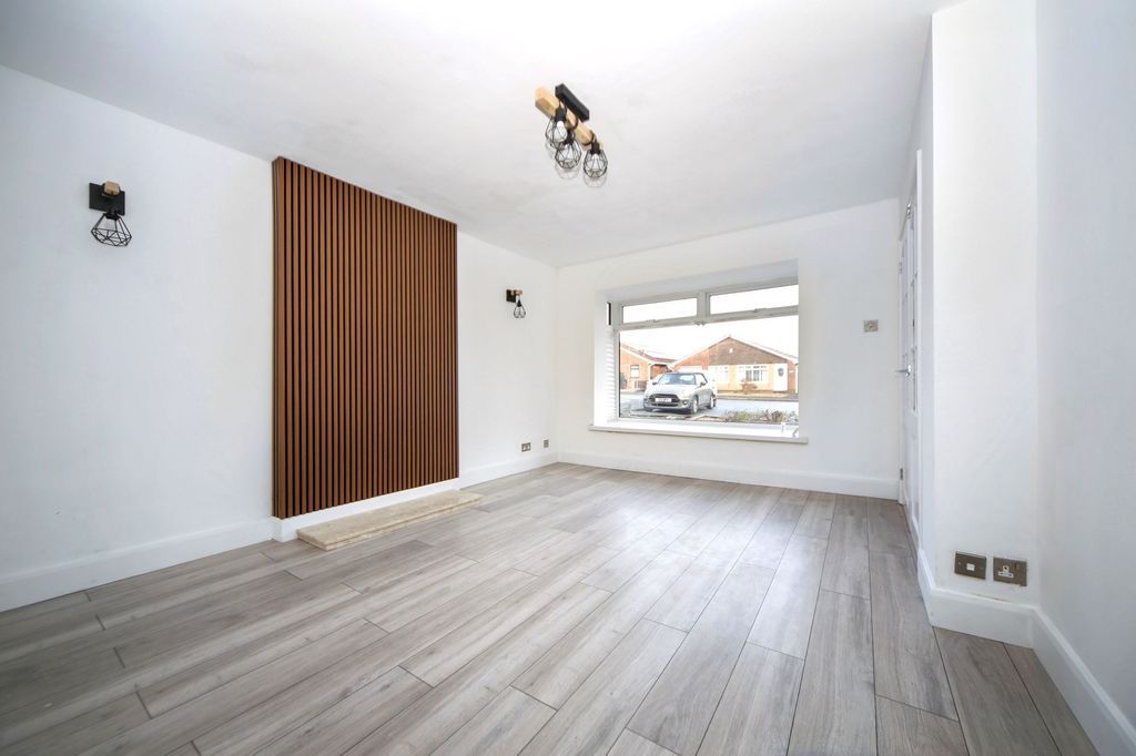 Property photo 3 of 24