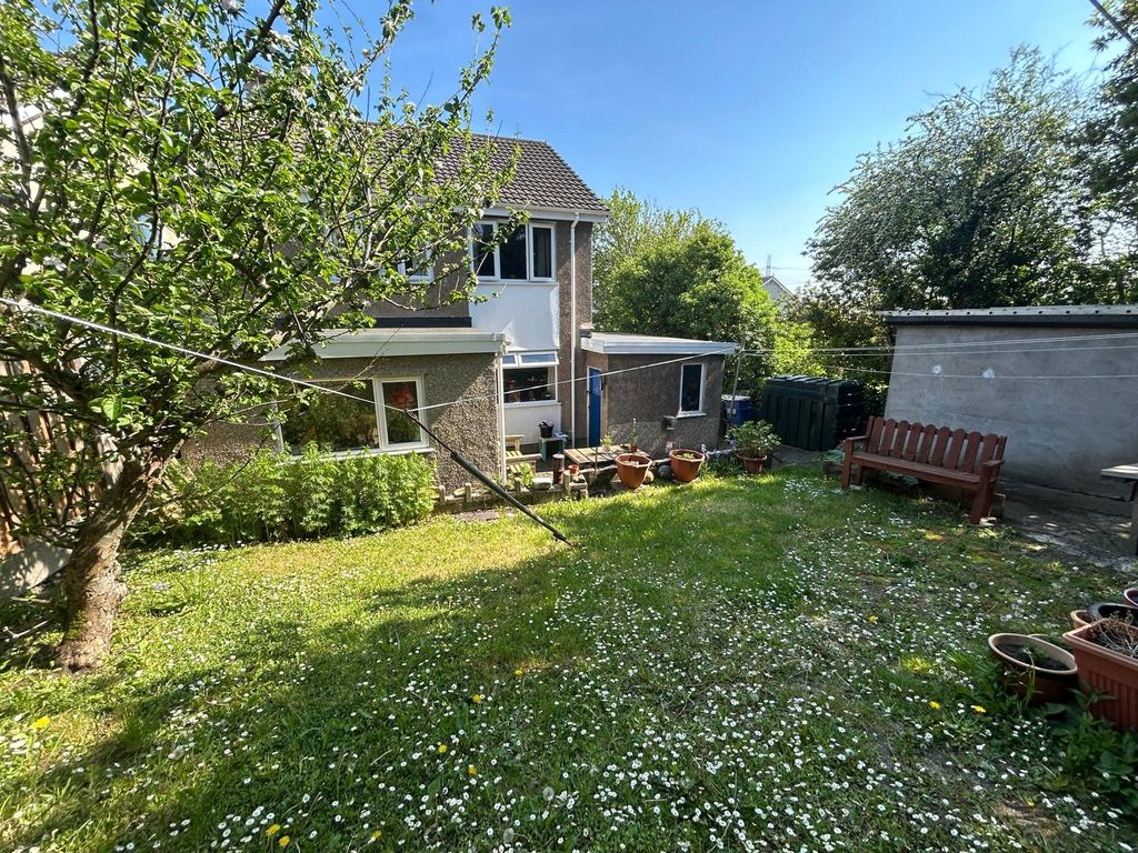 Property photo 2 of 11 Picture No. 13
