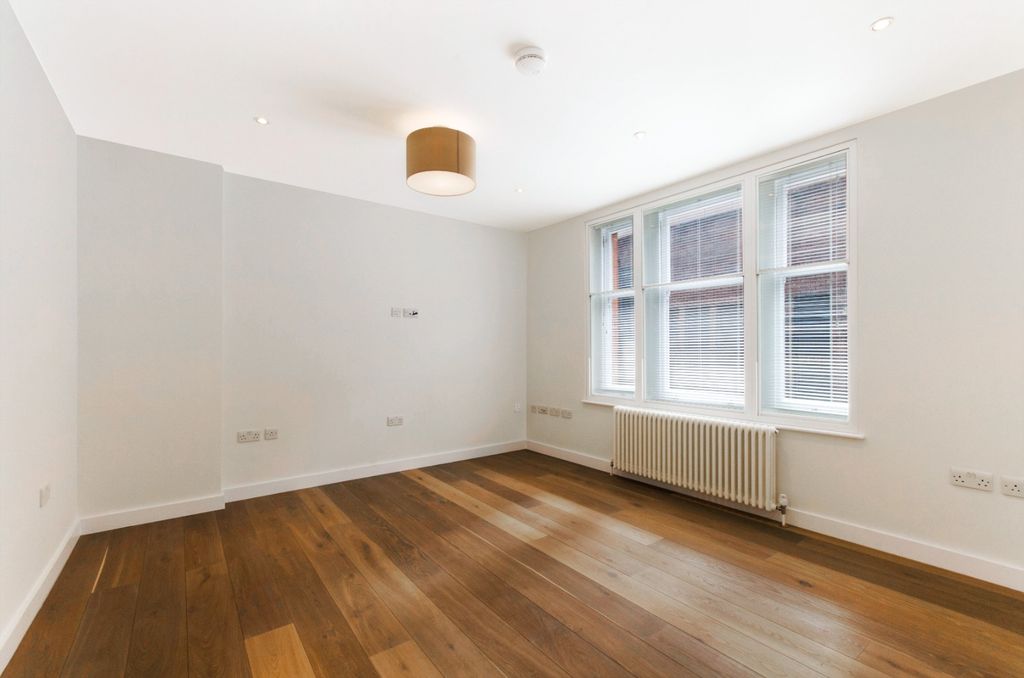 Property photo 2 of 14 969104