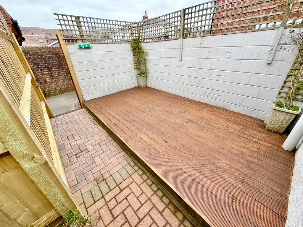 Property photo 3 of 10 Courtyard Garden