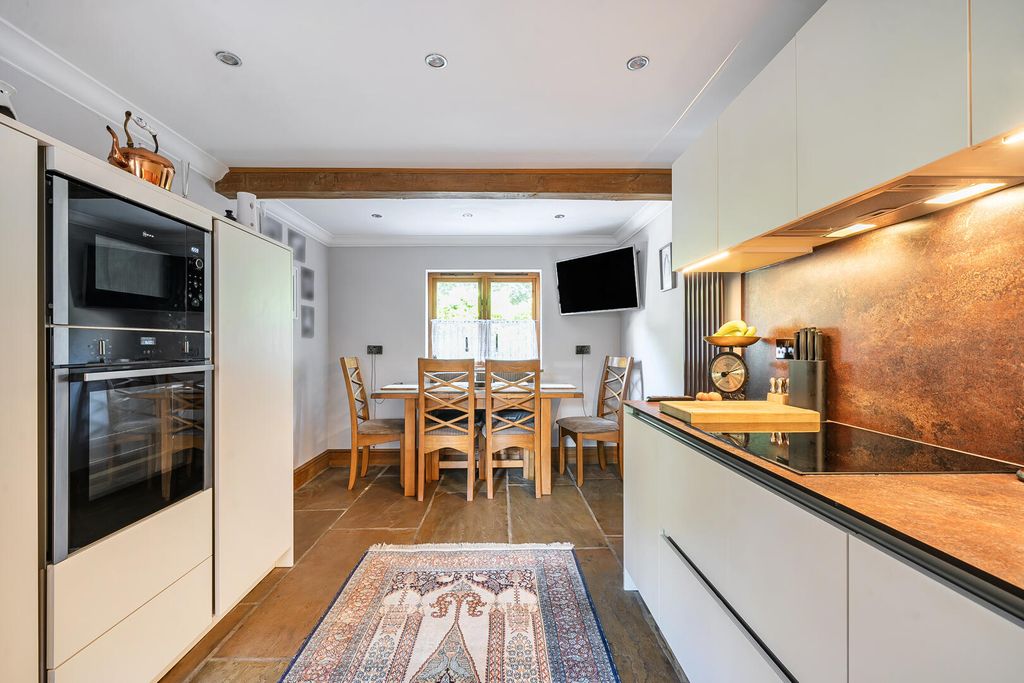 Property photo 3 of 26 Kitchen