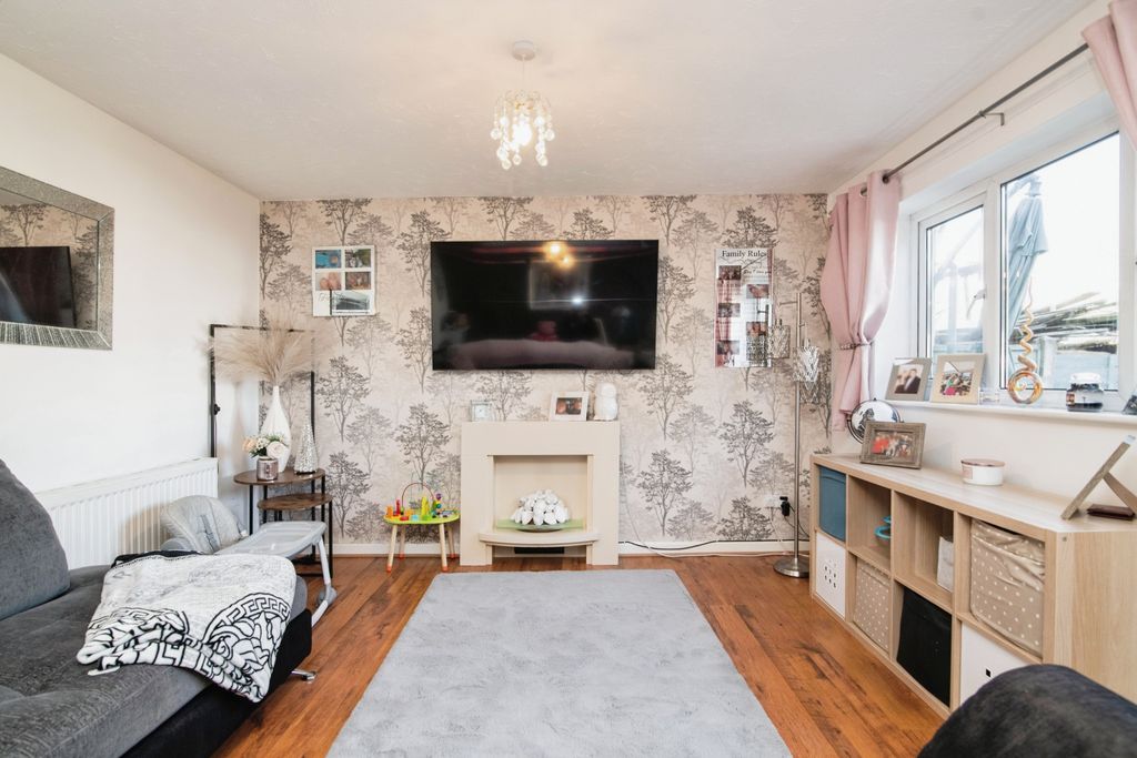 Property photo 2 of 15