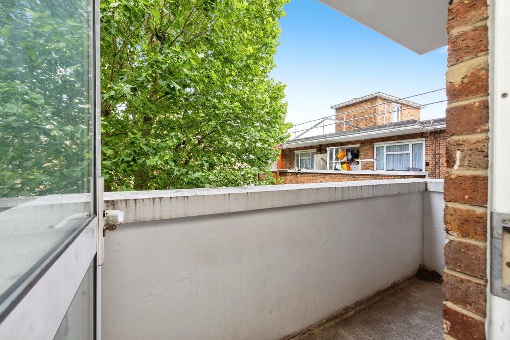 Property photo 3 of 8 Terrace / Patio