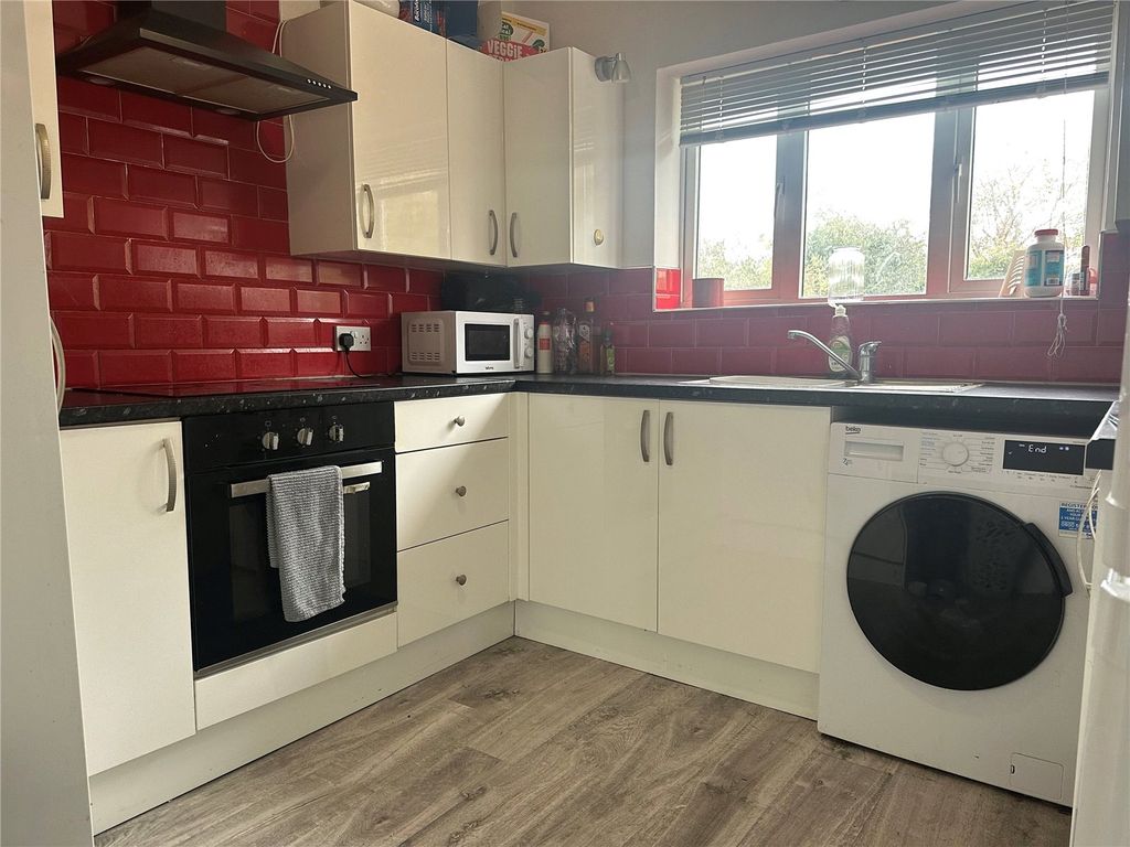 Property photo 3 of 9 Picture No. 06