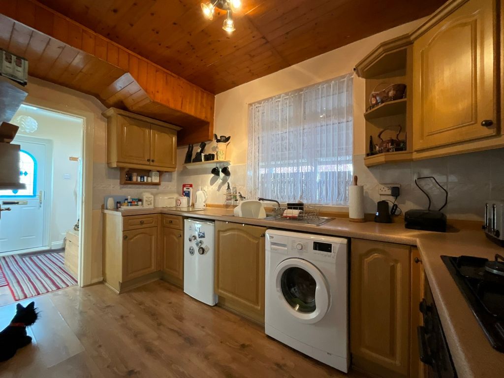 Property photo 3 of 20 4282184