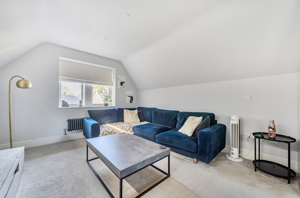 Property photo 3 of 23 1438619-16-69d527...