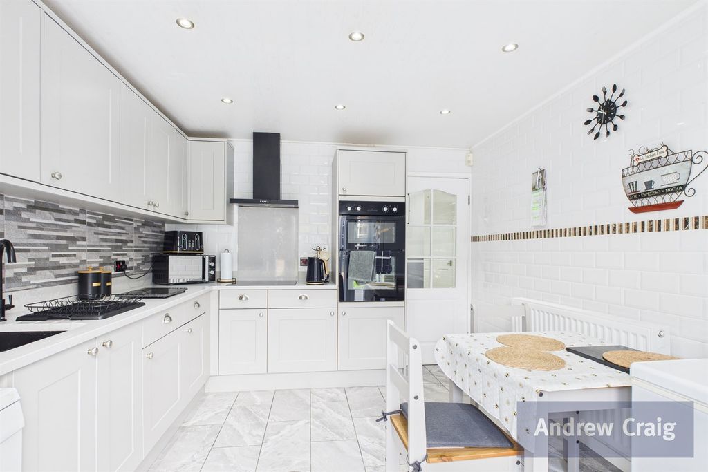 Property photo 2 of 15 Kitchen Diner