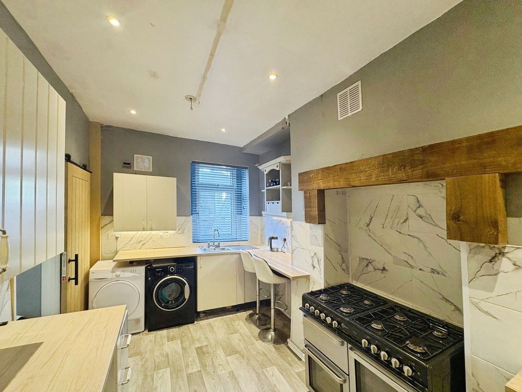 Property photo 2 of 23