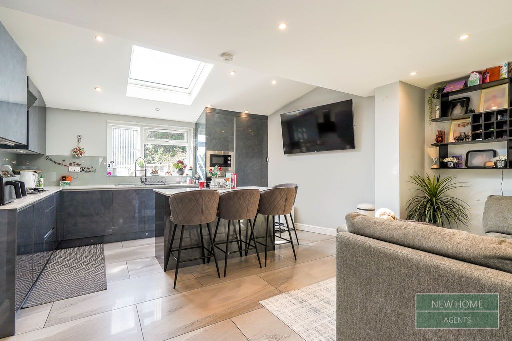 Property photo 2 of 22 Photo 9