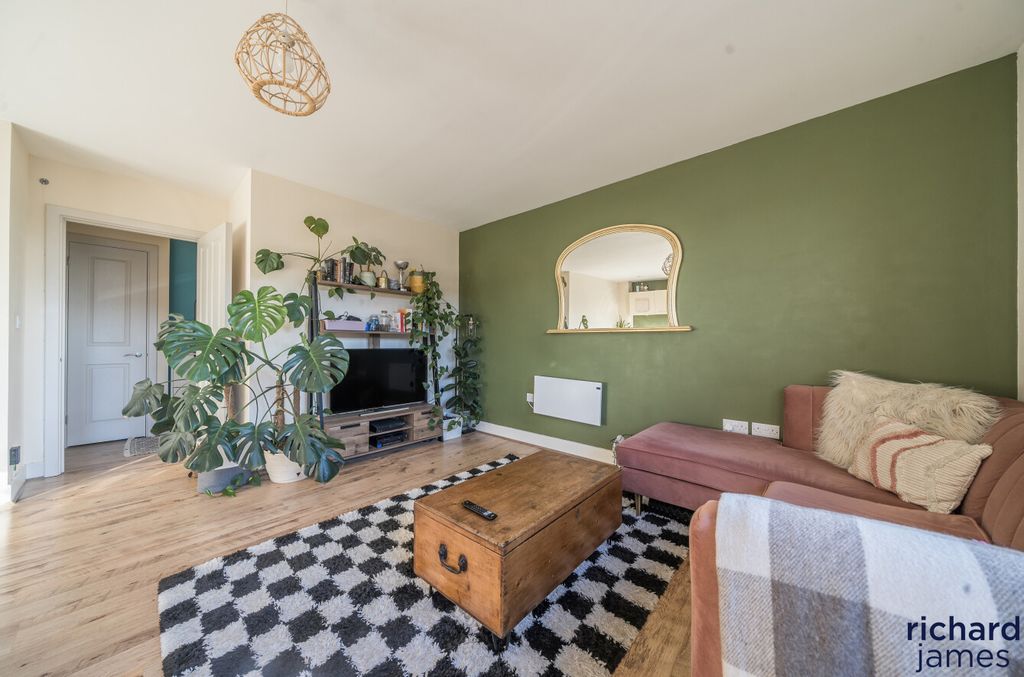 Property photo 2 of 14 4Ac6B35d47514De9B7d20c2F9434A046