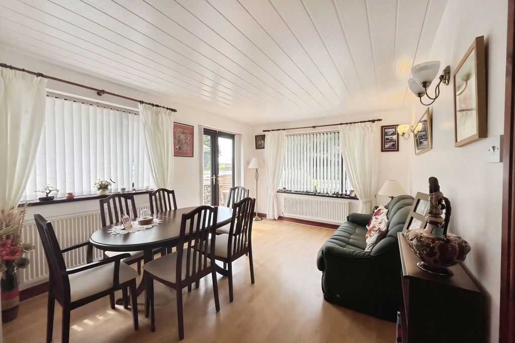 Property photo 2 of 13 Dining/Sun Room