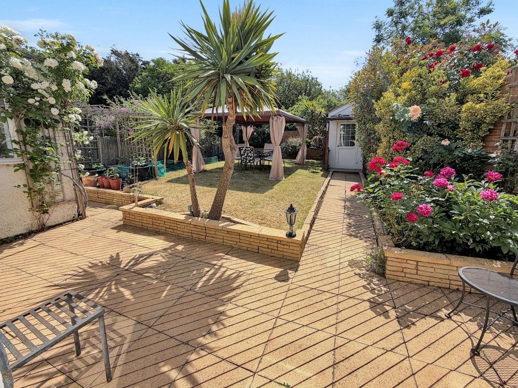 Property photo 2 of 18 Picture No. 05