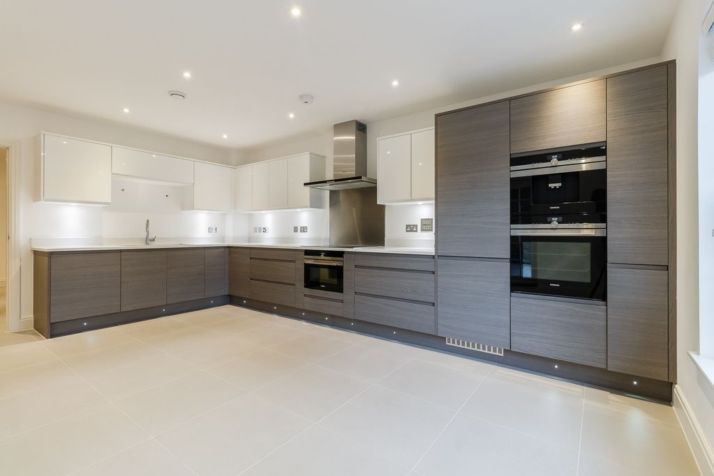 Property photo 2 of 14 2