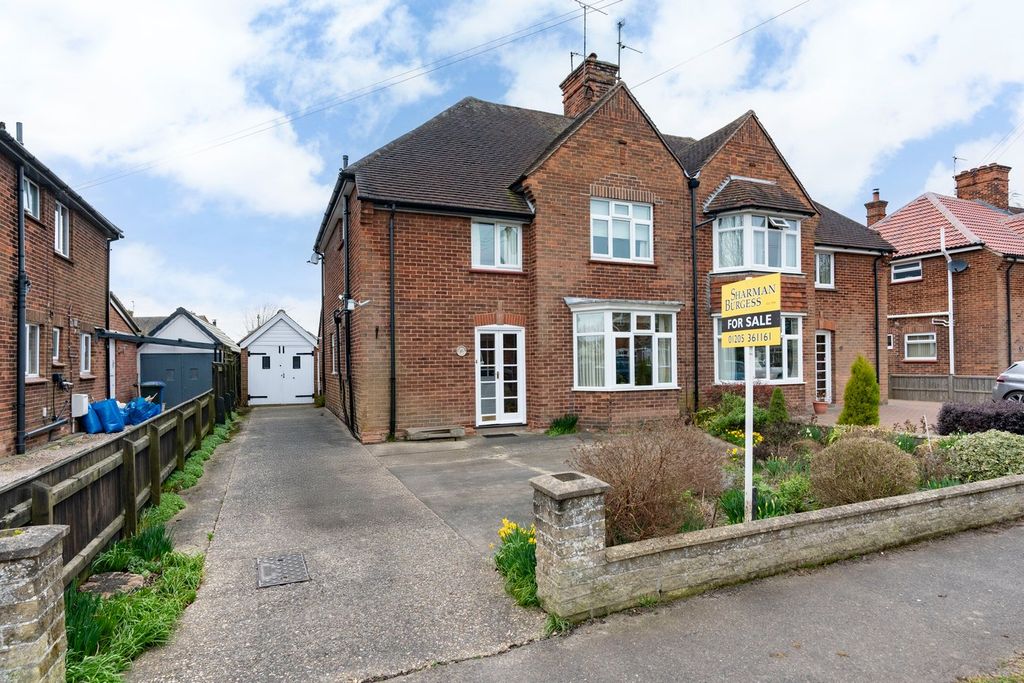 Property photo 1 of 16