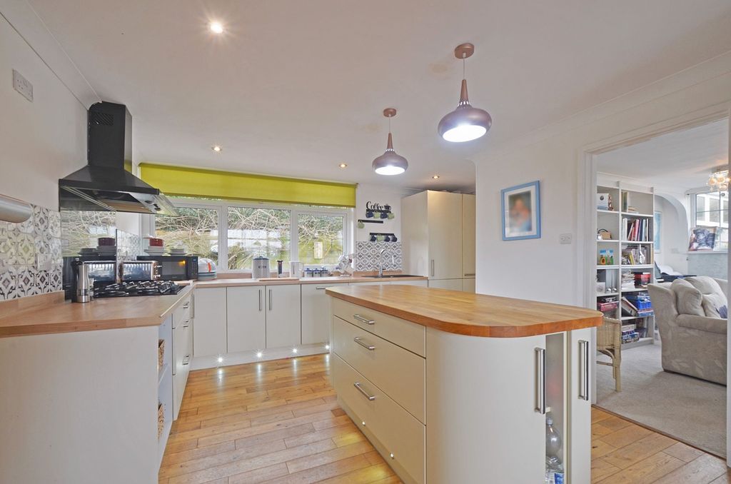 Property photo 3 of 25 Photo 27