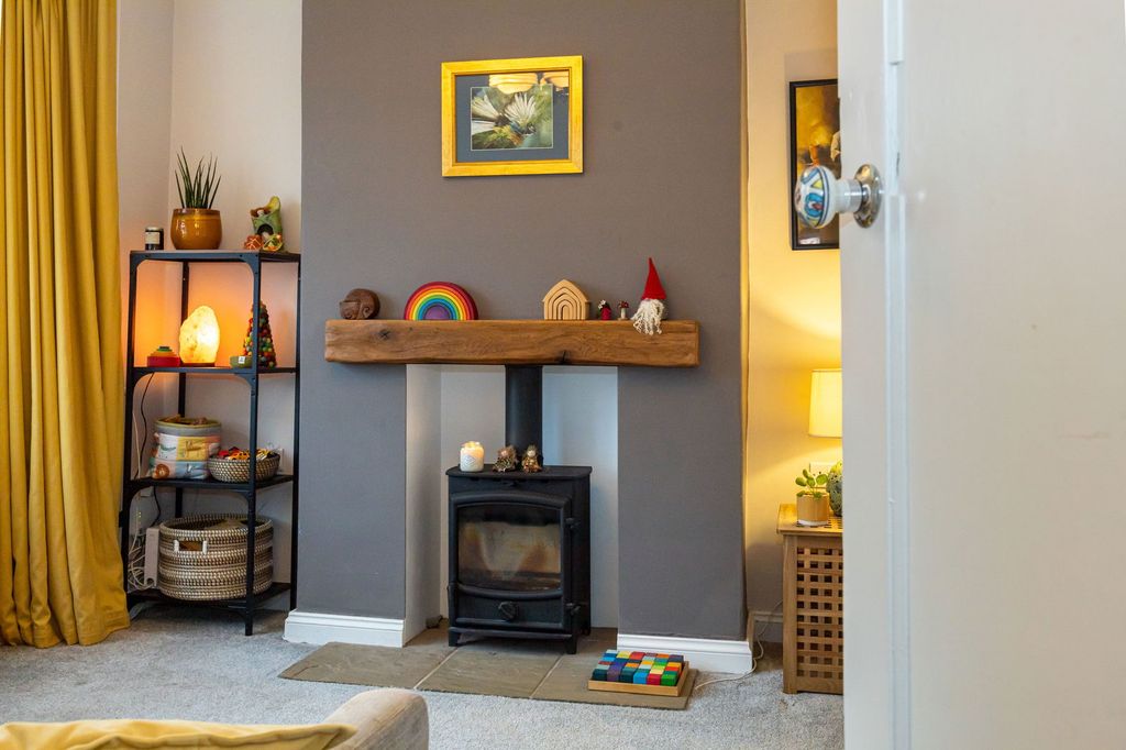 Property photo 2 of 27