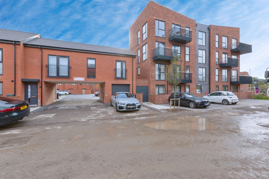 Property photo 1 of 17