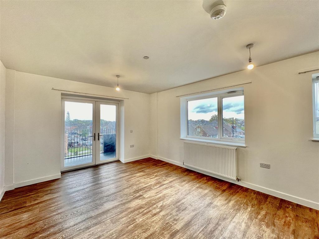 Property photo 3 of 8 Reception Room