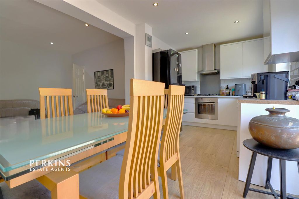 Property photo 2 of 11 Dining .Jpg