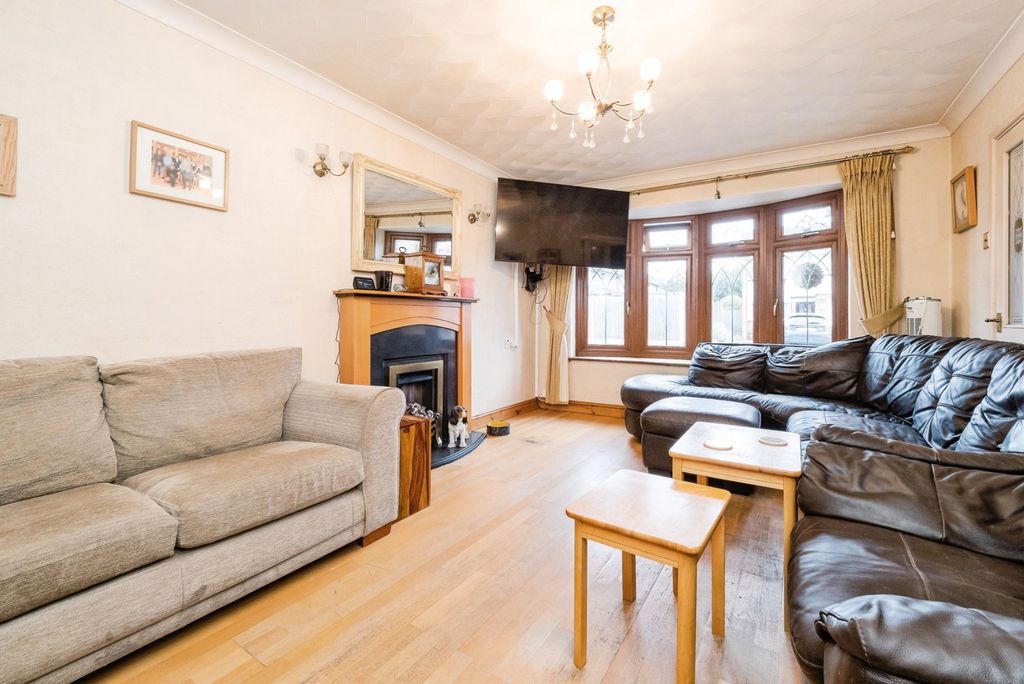 Property photo 3 of 20 Pbox-Img.Jpg