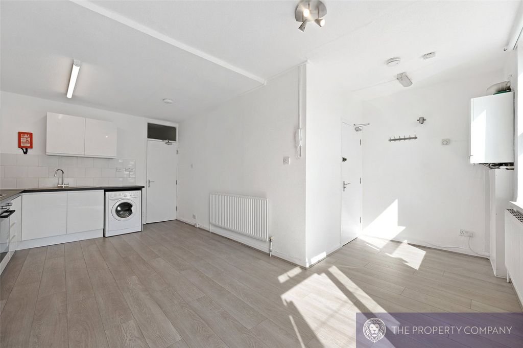 Property photo 3 of 11 Picture No. 16