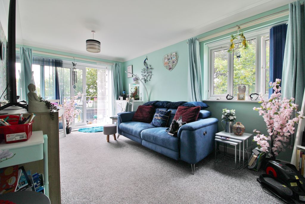 Property photo 2 of 11