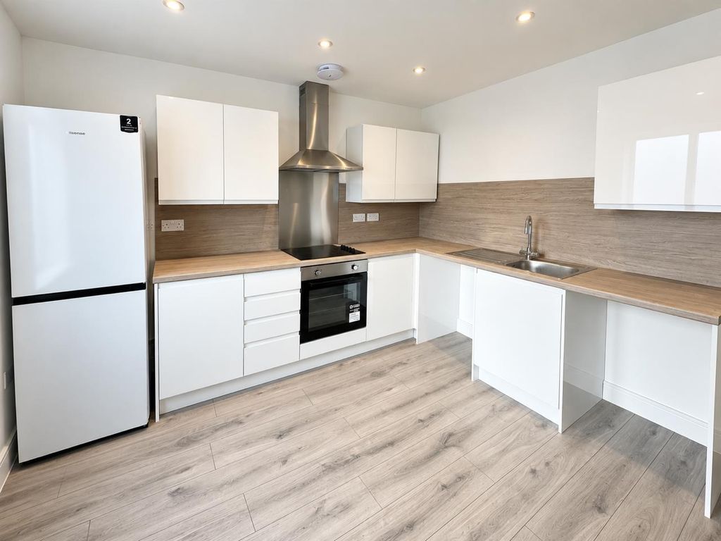Property photo 3 of 8 7F28D902-F2EE-4E85-9F4C-20569536E6Af.Png