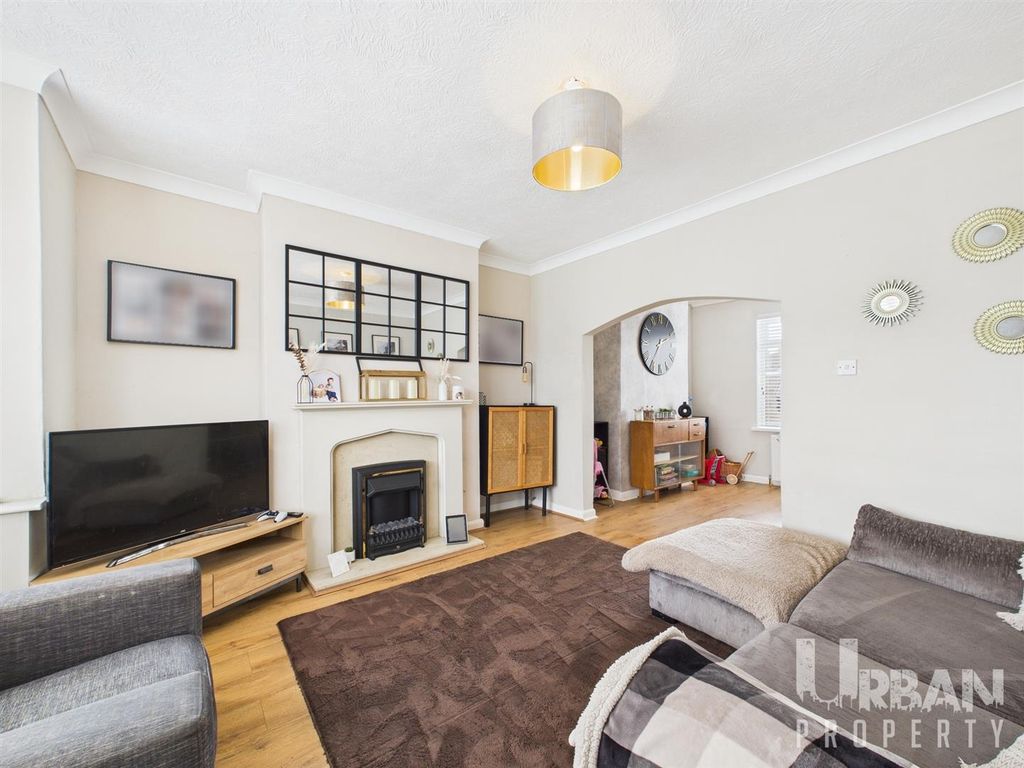 Property photo 2 of 14 Cam03038G0-Pr0149-Still010.Jpg