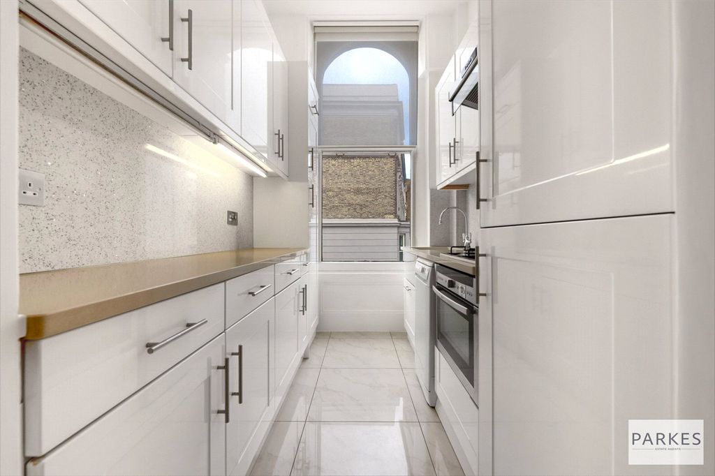 Property photo 3 of 10 Picture No. 02