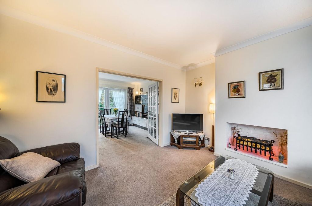 Property photo 2 of 14 Davidson Frost-Wellings, Dfw, Stanmore, Felbridge