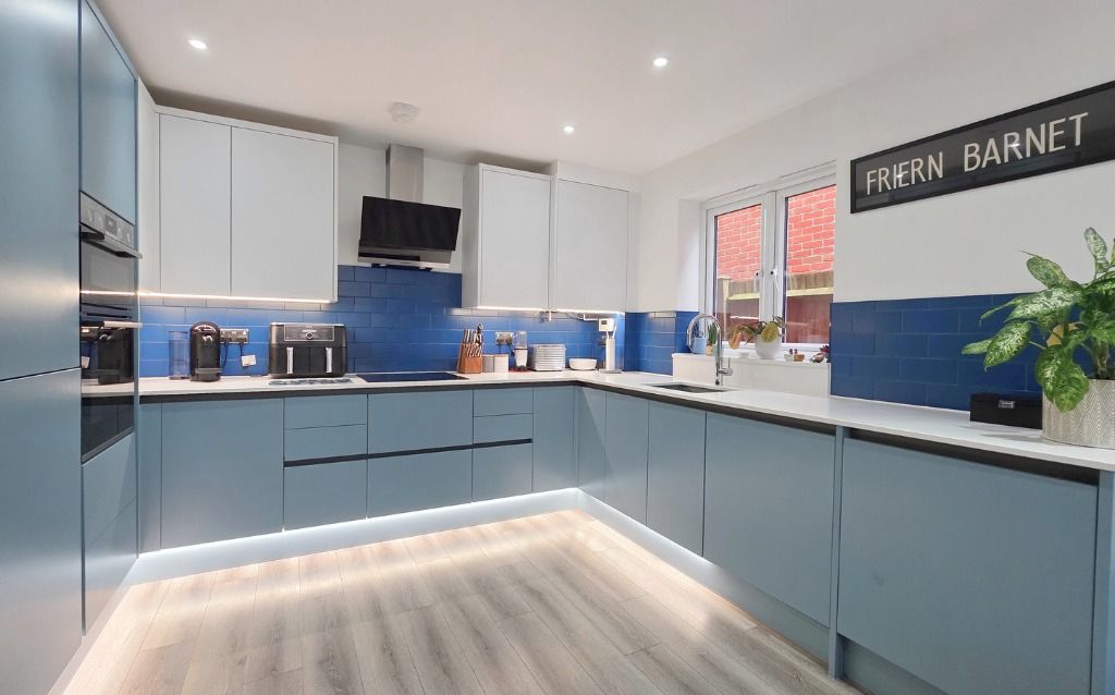 Property photo 2 of 24 4190026