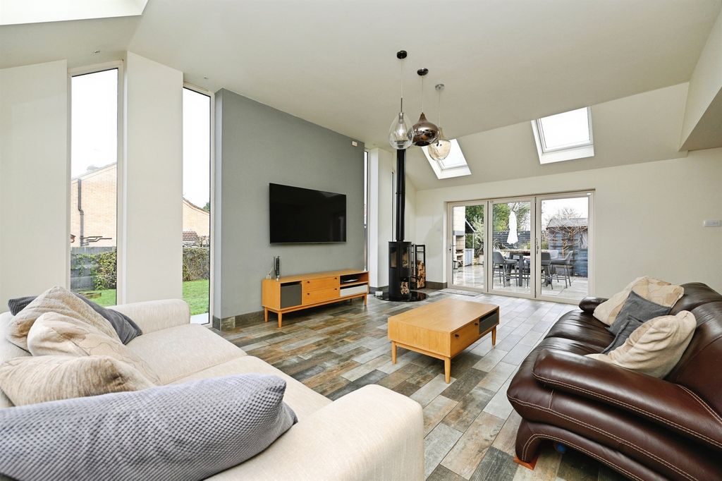 Property photo 2 of 29