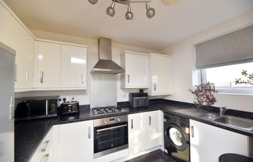 Property photo 2 of 13