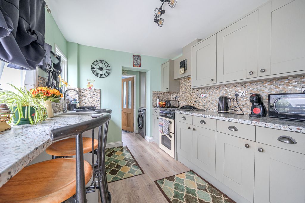 Property photo 2 of 19 Kitchen