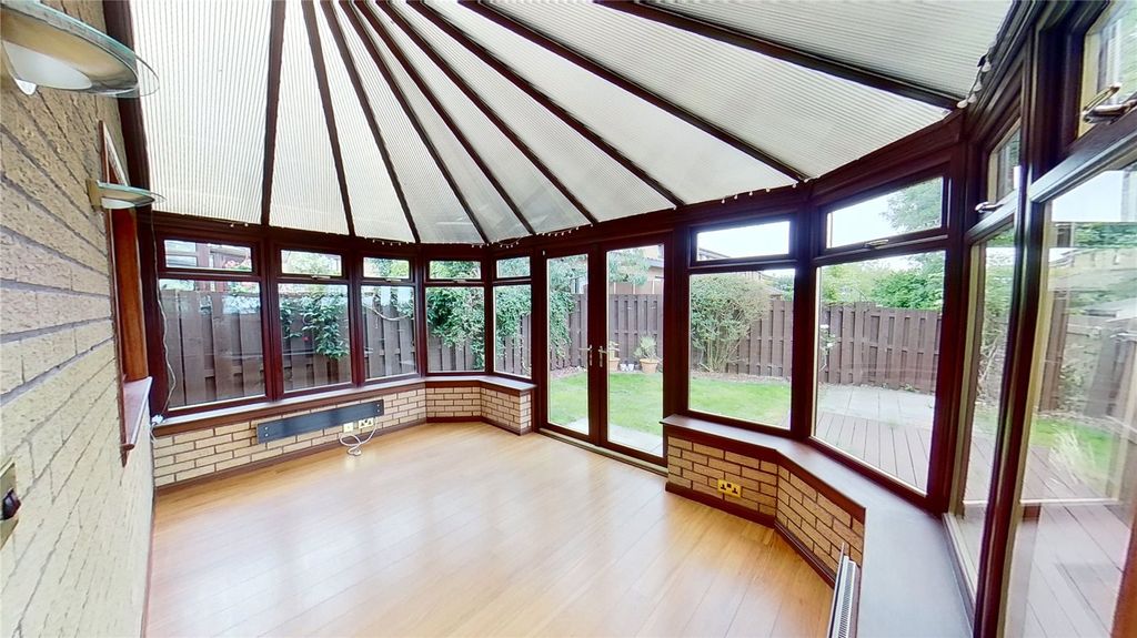 Property photo 3 of 15 Sunroom